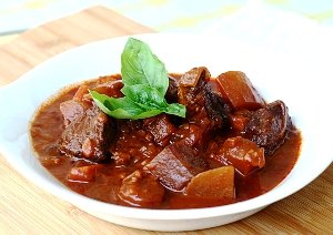 Тушковане мясо в мультиварці: покроковий кулінарний рецепт