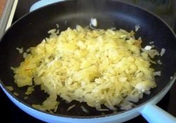 Млинці в мультиварці: покроковий кулінарний рецепт