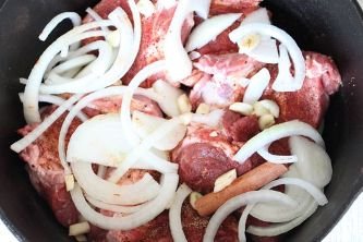 Мясо по французьки в мультиварці: покроковий кулінарний рецепт
