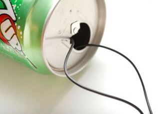 Оригінальний саморобний підсилювач для MP3 плеєра з порожньою алюмінієвої банки