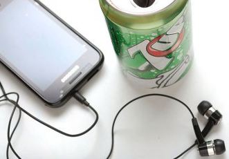 Оригінальний саморобний підсилювач для MP3 плеєра з порожньою алюмінієвої банки