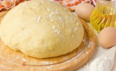 Замішуємо смачне тісто для пиріжків