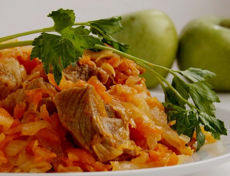 Рецепт тушкованої капусти з мясом Рецепт тушкованої капусти з мясом