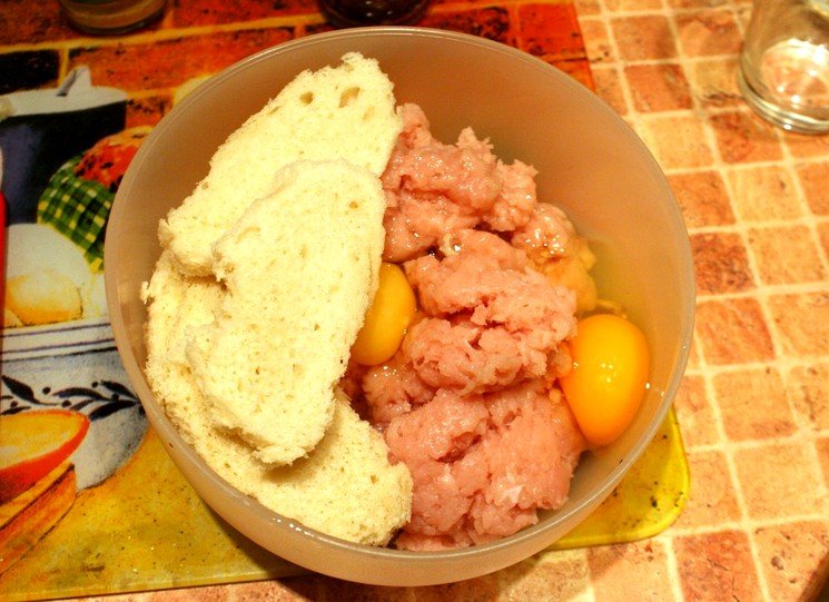 Що готувати з курятини — рецепти котлет з мяса свійської птиці Що готувати з курятини — рецепти котлет з мяса свійської птиці