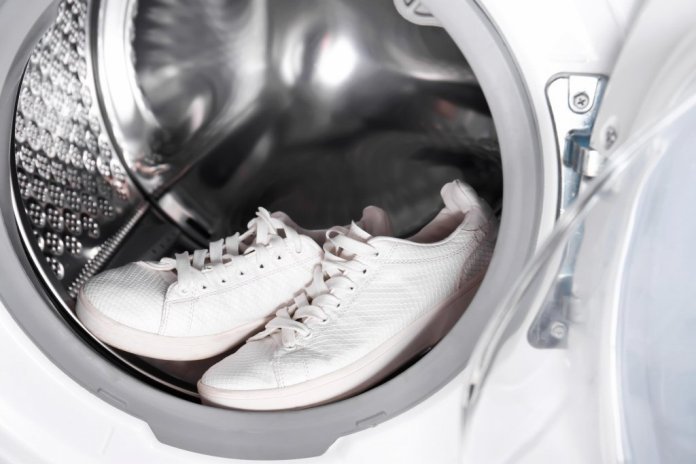 Як відмити білі кросівки в домашніх умовах від бруду
