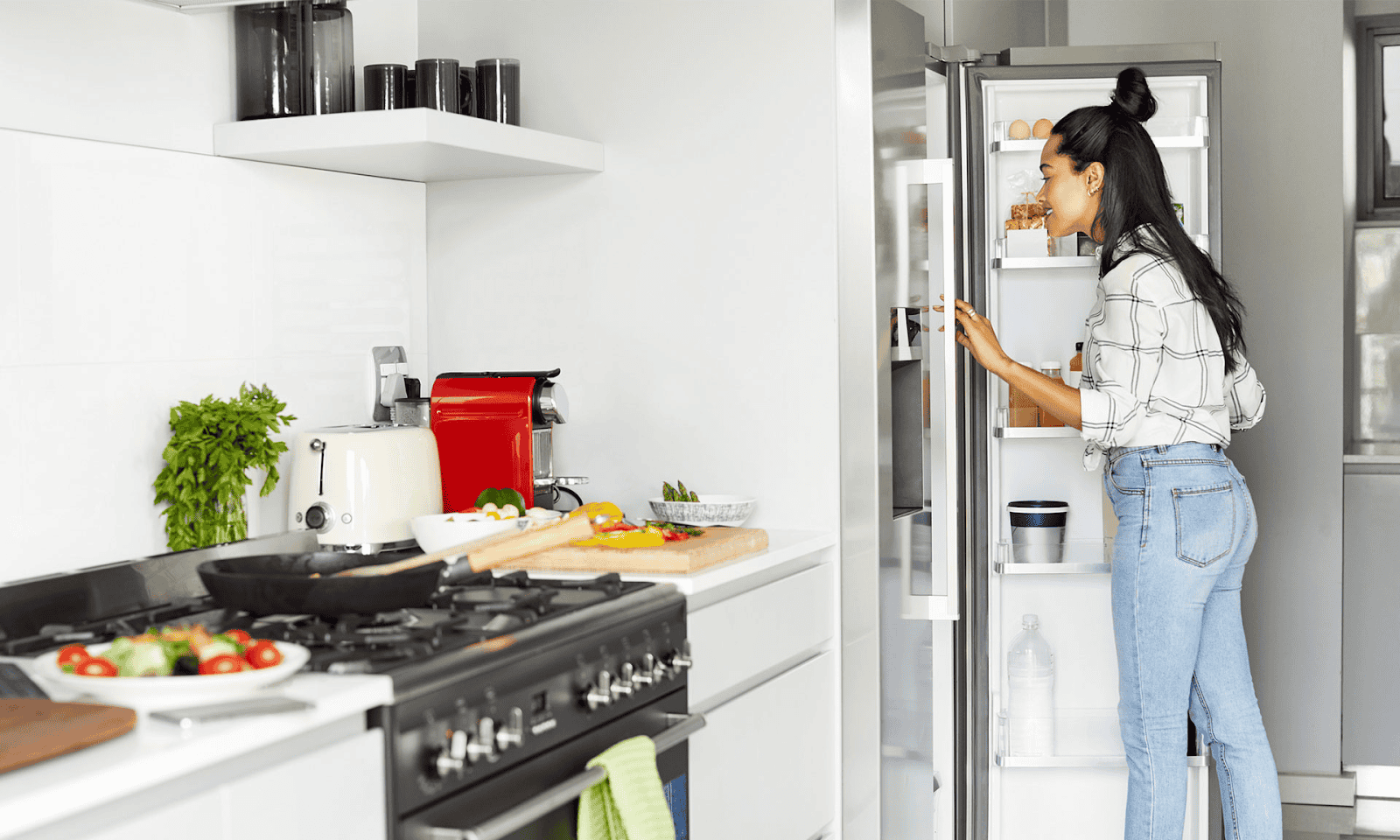 Як доглядати за холодильником для уникнення запахів і псування